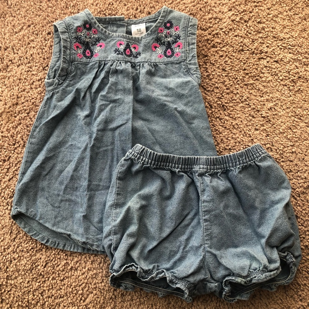 🚺 Carter's 2 piece set❗️